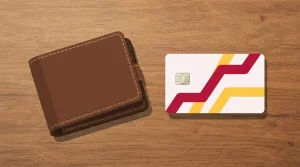 Neutrale Bankkarte und Ledergeldbörse auf einem Holztisch